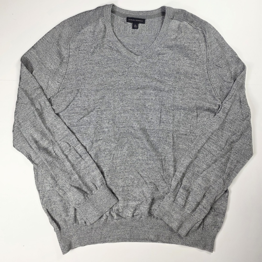 Banana Republic Gray V-neckline Men's Size XL